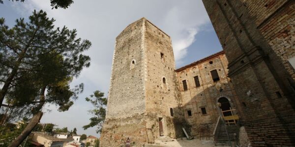 Sfilata Medievale santi e cavalieri / Rosciano, 4-6 luglio 2025